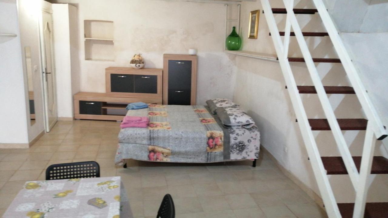 Casa Vacanze Battista 46 格罗塔列 外观 照片
